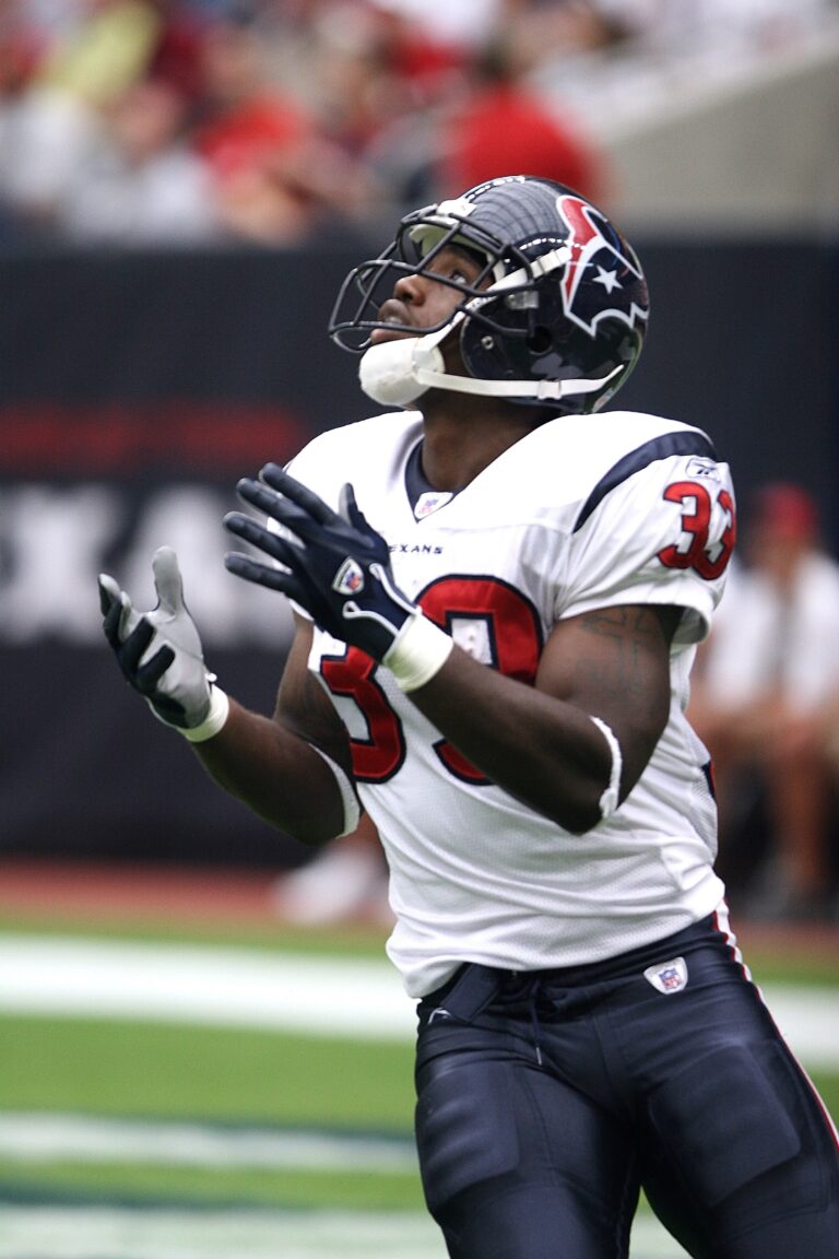 Football’s Grand Experiment Eliminates Physical Contact